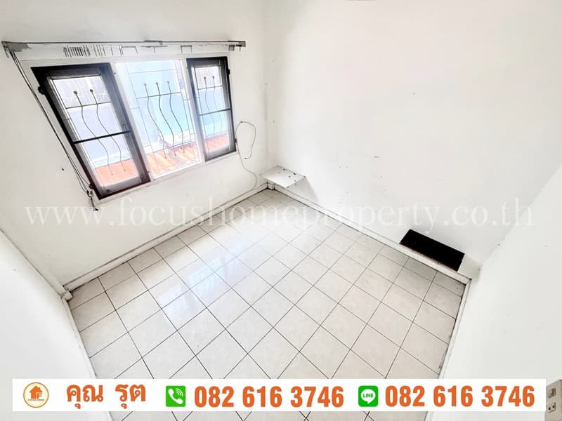 ขาย ทาวน์เฮาส์ 2 ชั้น หมู่บ้าน วรารักษ์ รังสิต-คลอง3